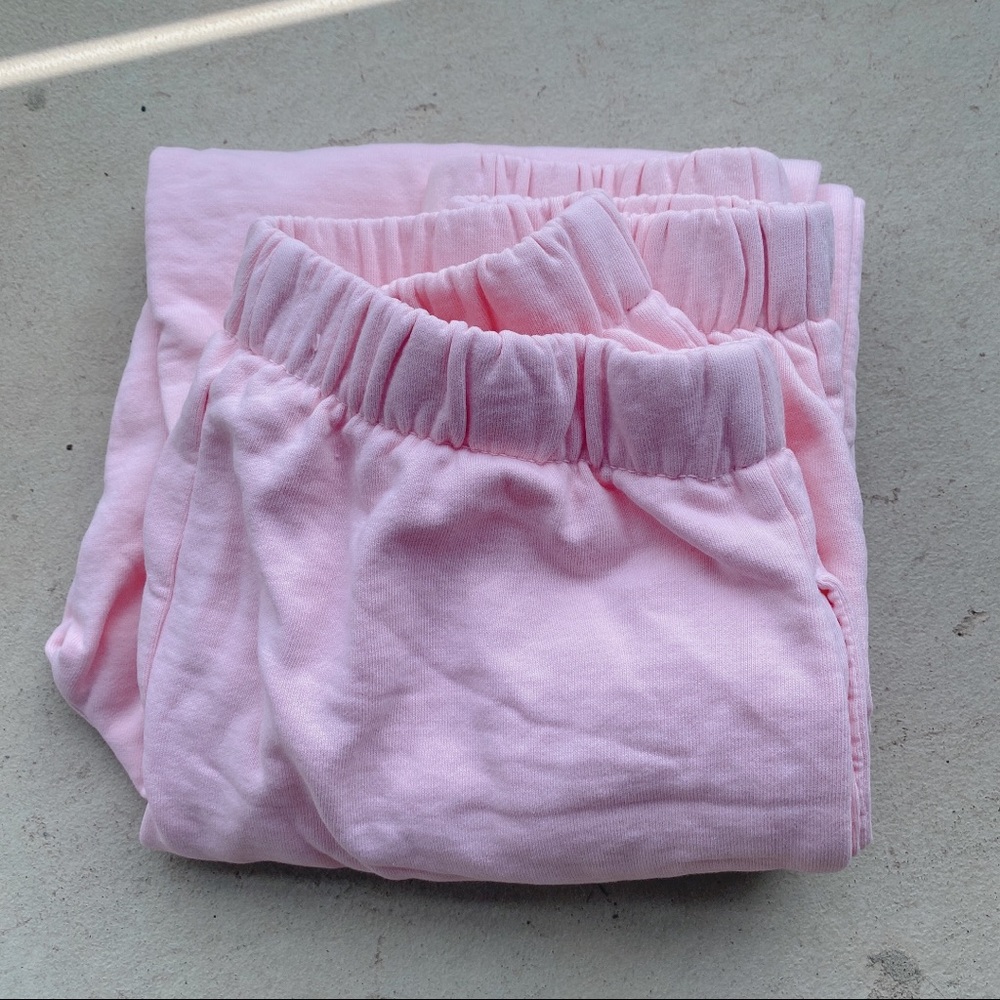 Brandy Melville Rosa sweatpants light baby pink - Picture 3 of 4
